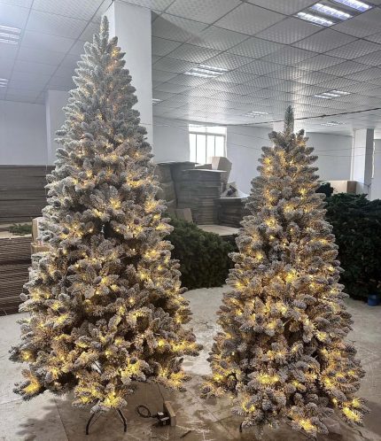 Pre-lit Snow Flocked Christmas Tree