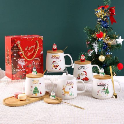 Luxurious Christmas Themed Cup Set + Gift Box