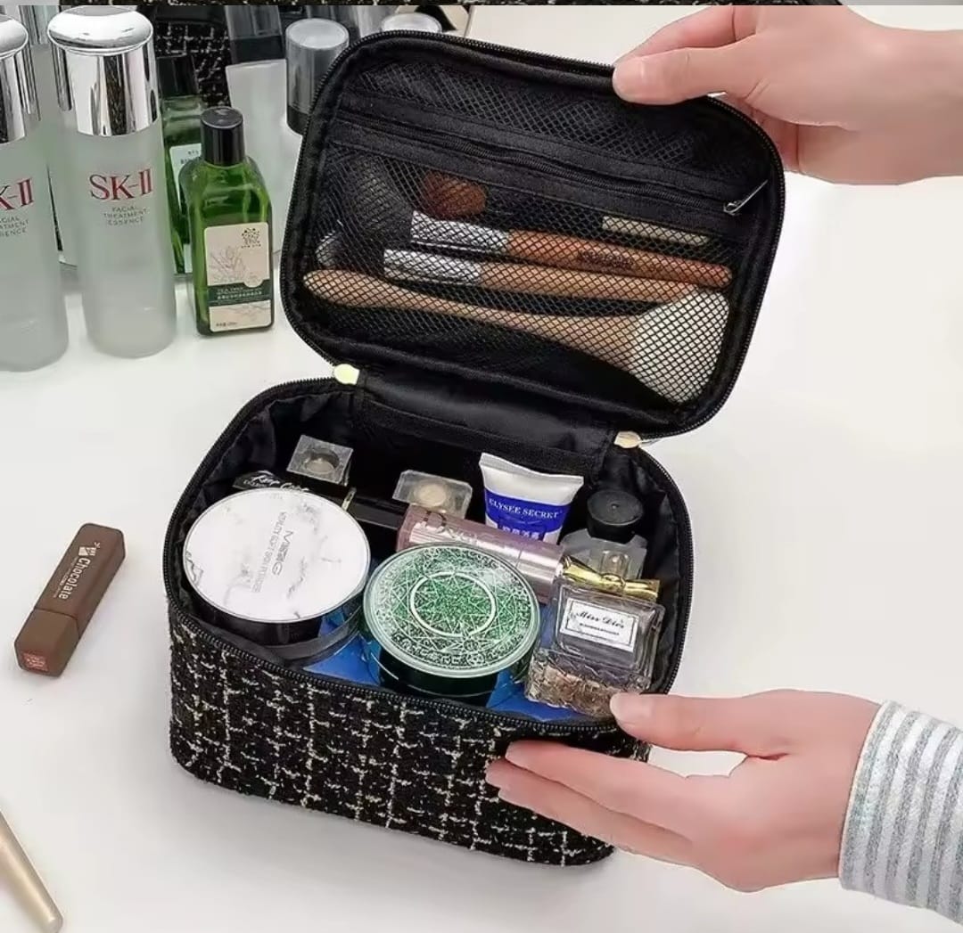 Travel & Vanity Tweed Make-up Pouch (White or Black)