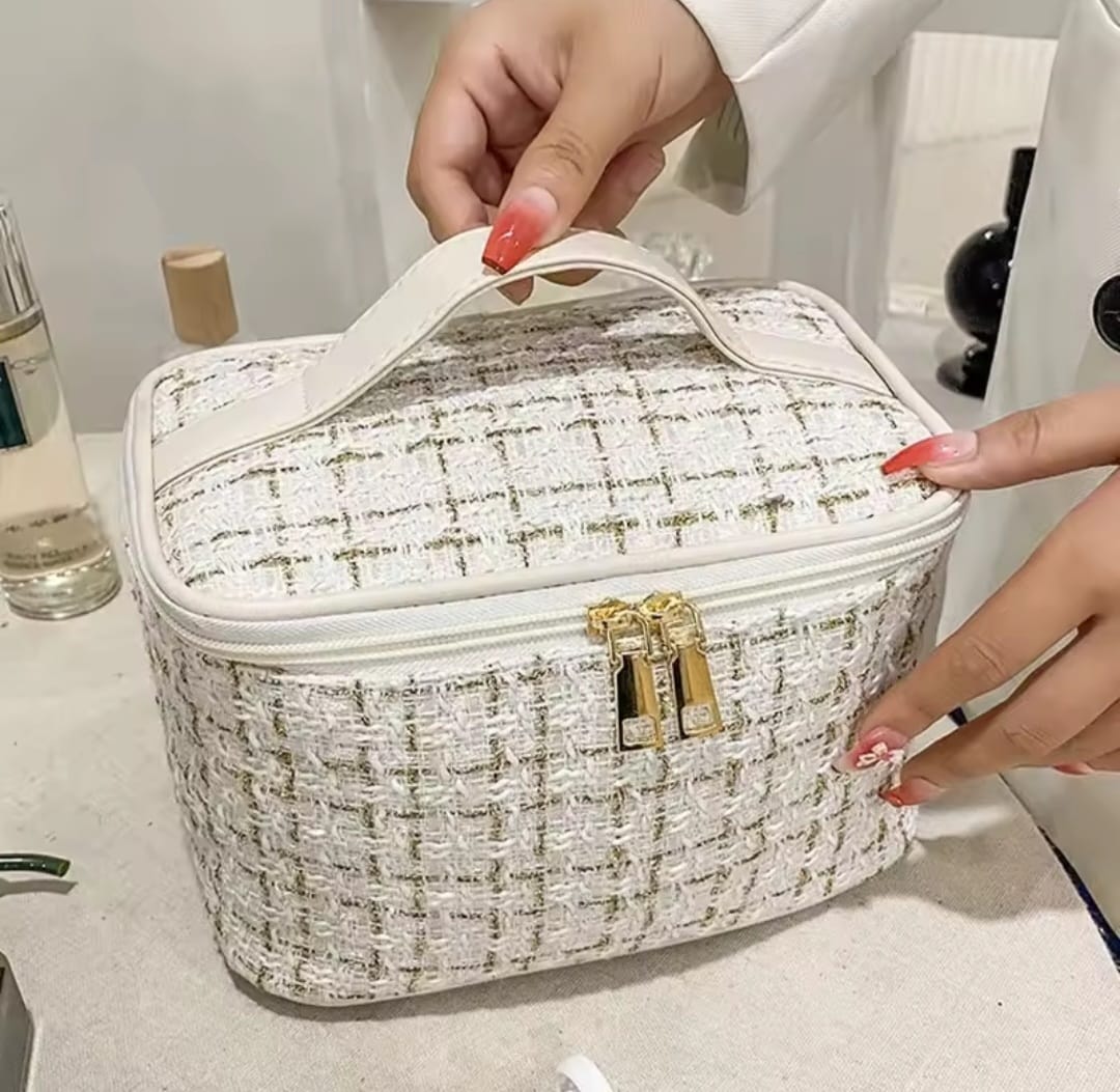 Travel & Vanity Tweed Make-up Pouch (White or Black)