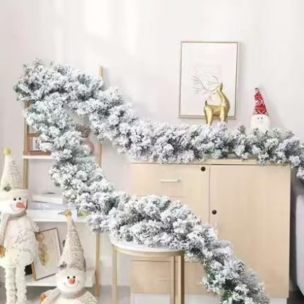Snow Flocking Christmas Pine Garland 2.7 M