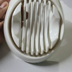 Egg slicer