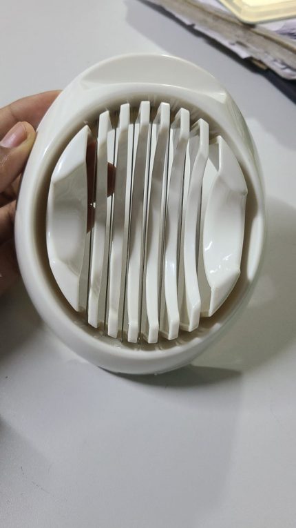 Egg slicer