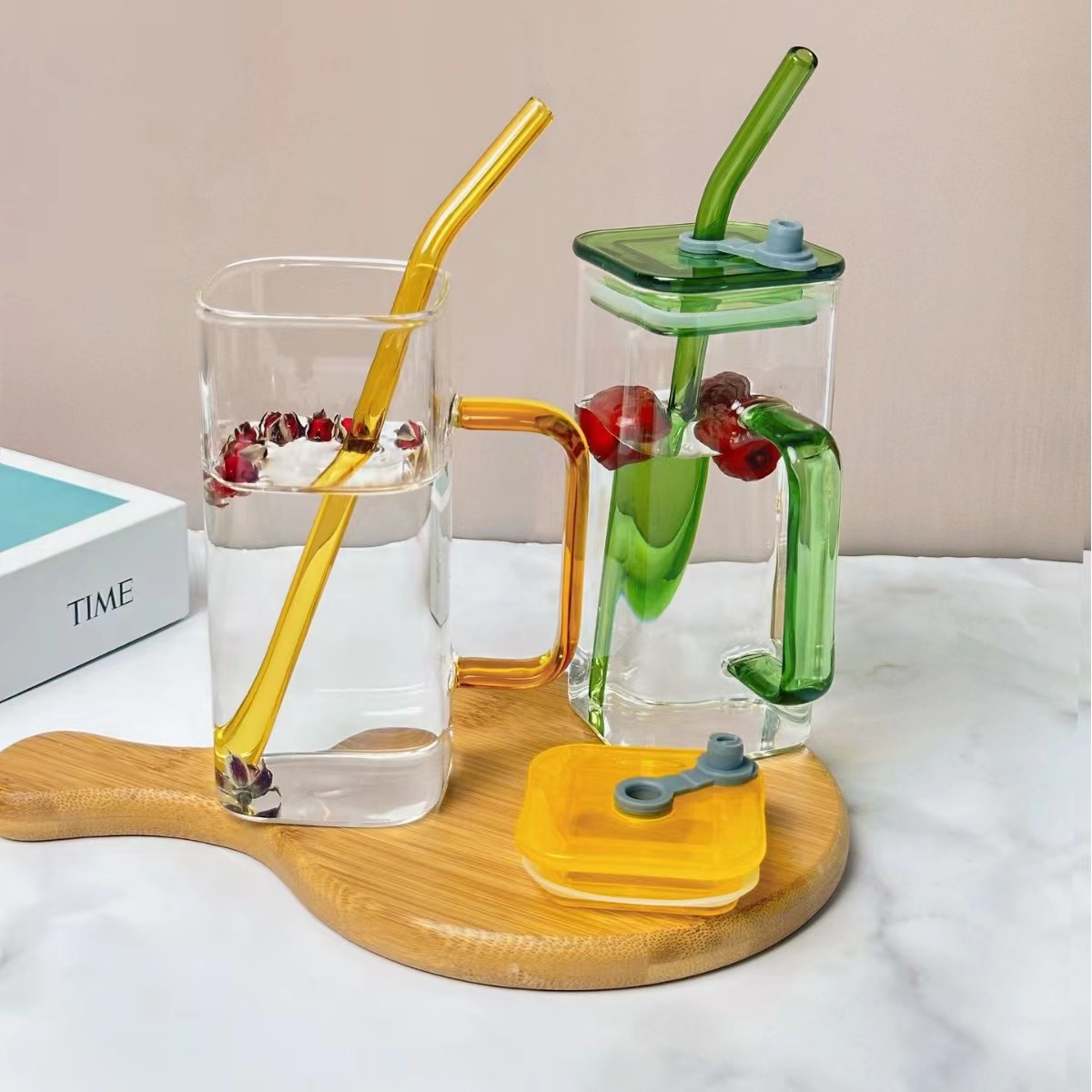 Square Borosilicate Glass With Handle Acrylic Lid And Straw