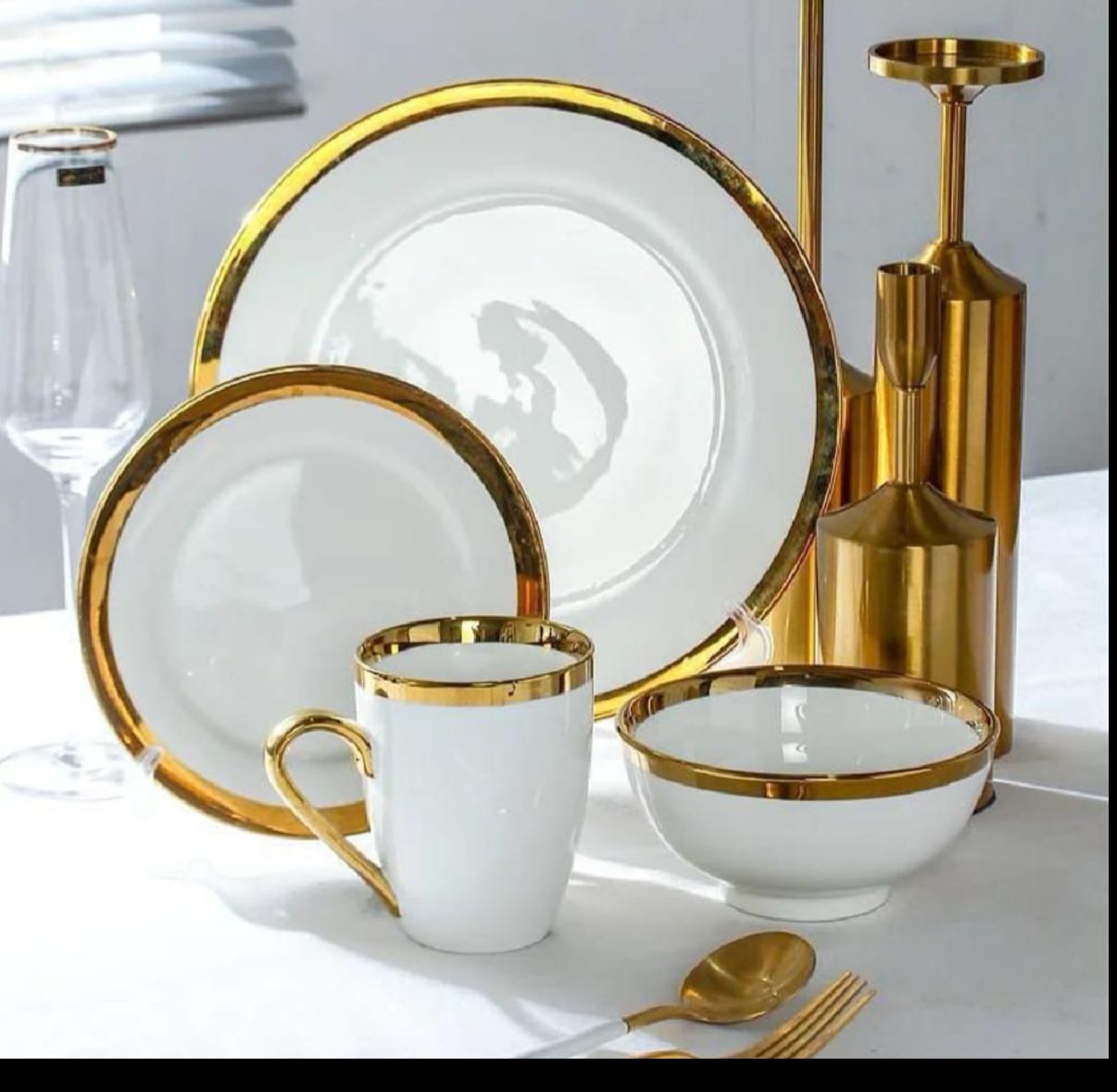 24 pcs Gold Line Ceramic Dinner Set – 6 Cups 340 ml 24 pcs Gold Line Ceramic Dinner Set – 6 Cups 340 ml