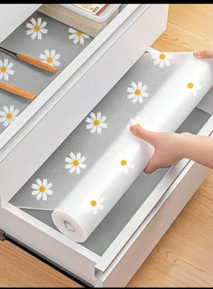 Daisy Pattern Kitchen Drawer Liners – Oil-Proof Moisture Resistant Cupboard Shelf Liner Mat (45×500 cm)