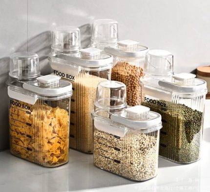 Airtight Transparent Food Storage Container 2800ml with Easy-Press Lid & Measuring Scale