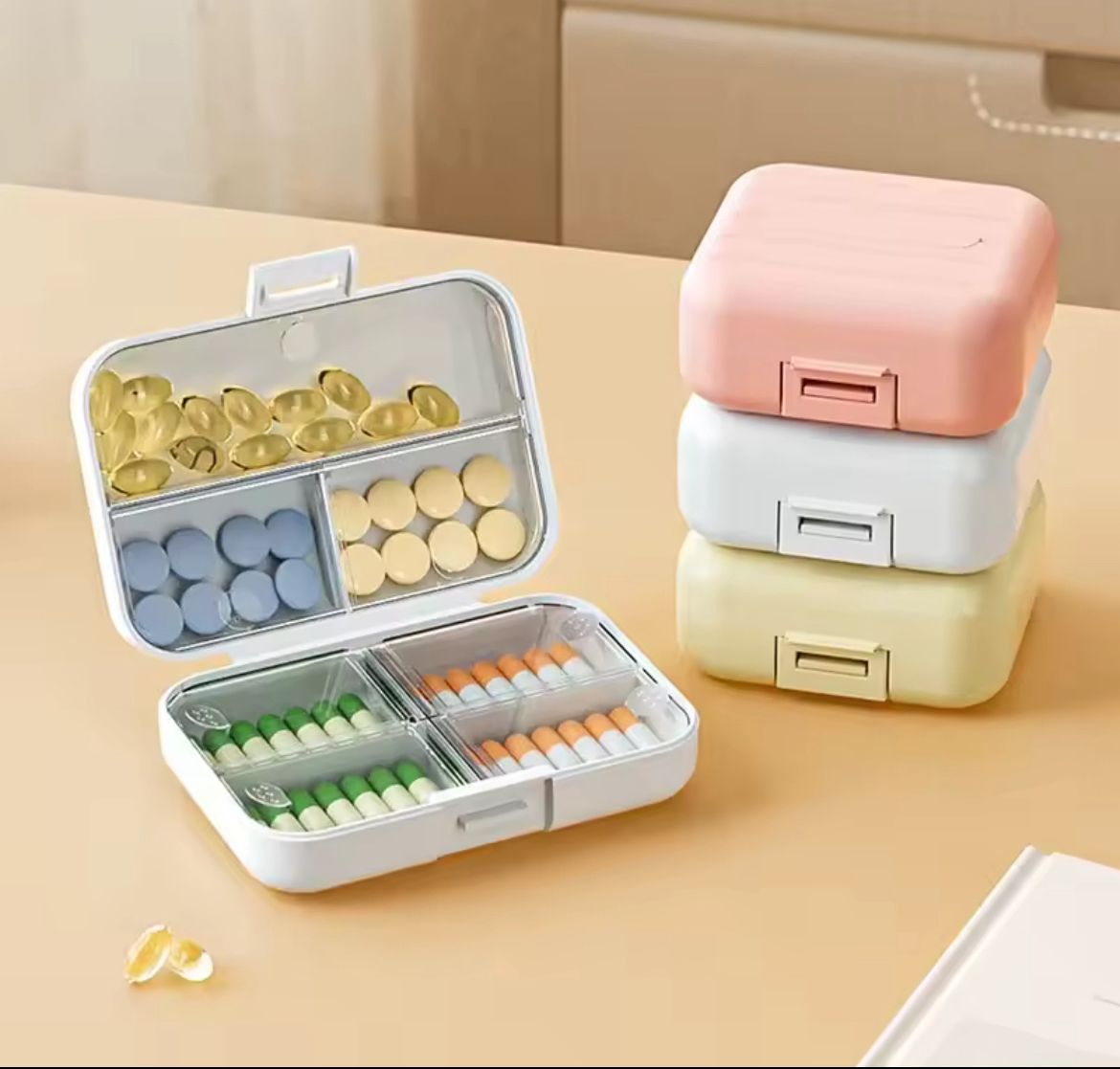 7-Grid Portable Pill Box – Weekly Medicine & Tablet Organizer